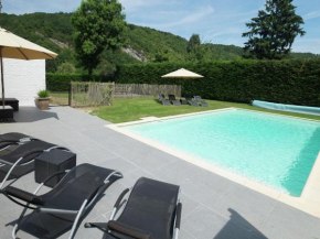 Отель Stylish Mansion in Ardennes with shared Pool  Астьер-Пар-Дела